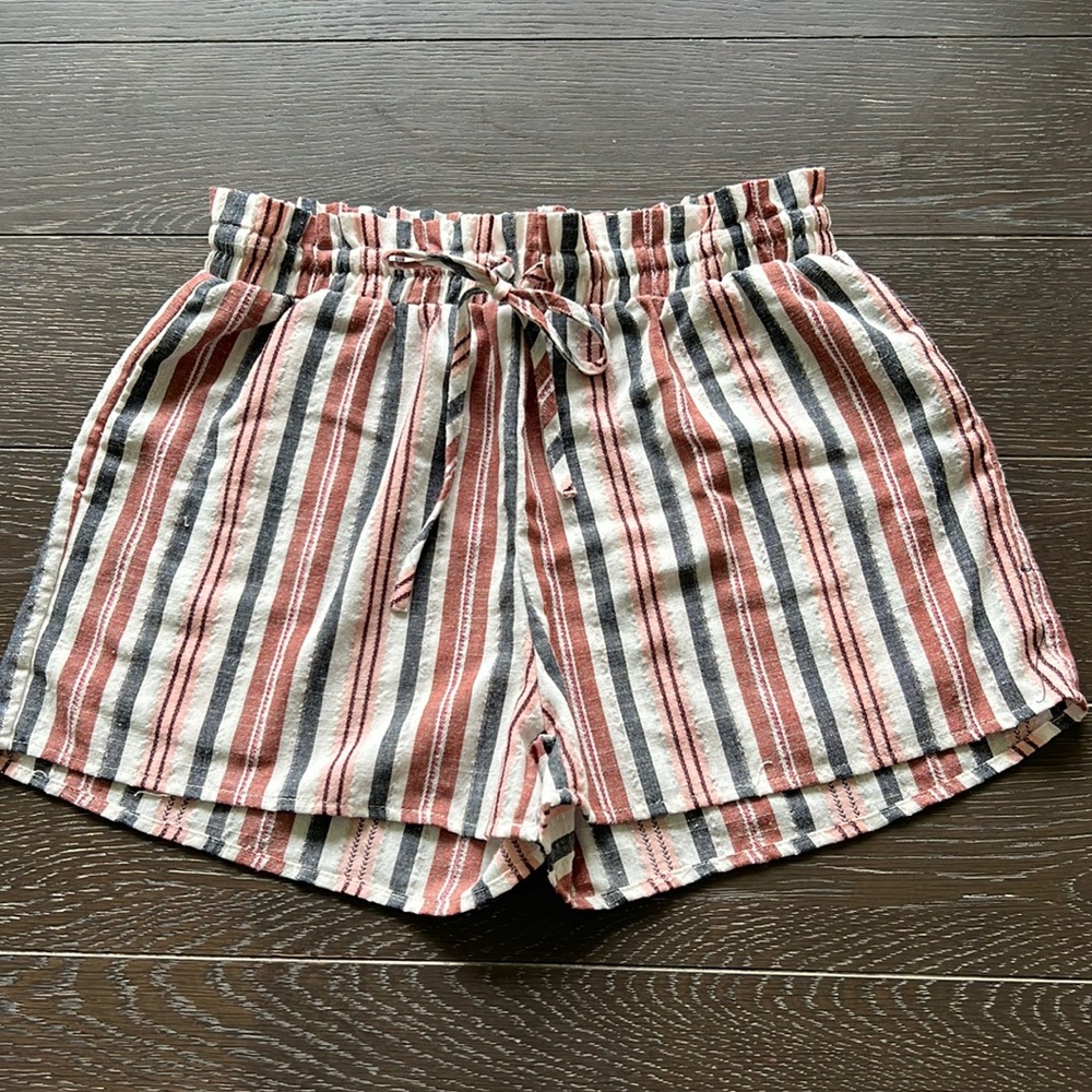 Brand: shein. Size: Medium. Colors: red, pink, blue, white.